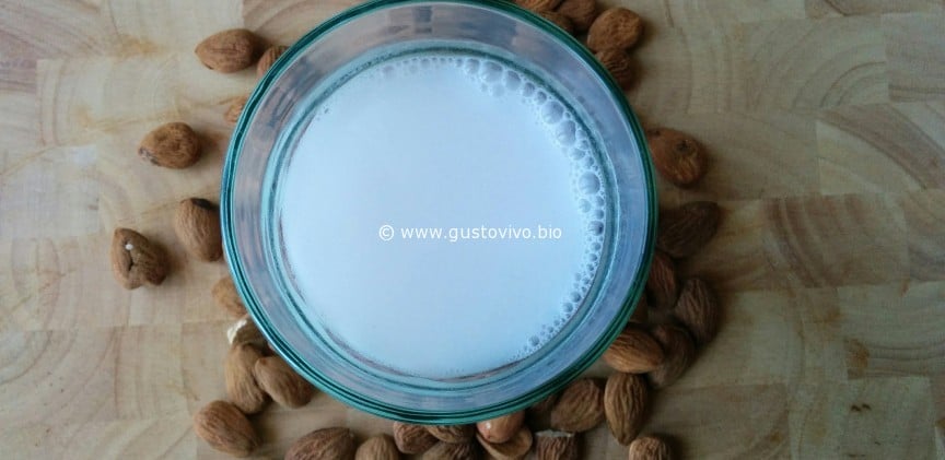 latte di mandorla blogimage