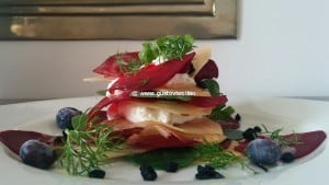 piramide formaggio e barbabietola